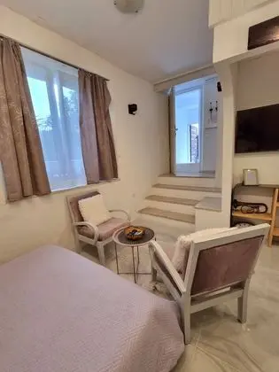 Deluxe Stüdyo Süit, Sigara İçilmez, Bahçe Manzaralı