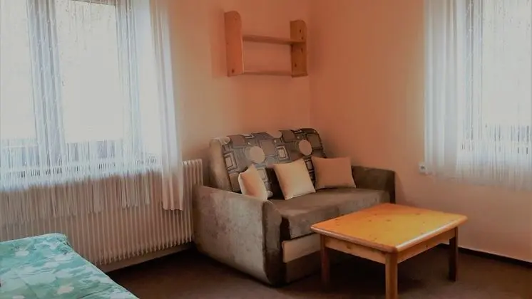 Süit (2 bedrooms and kitchen)