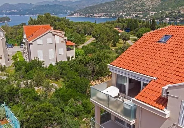 Stüdyo (Studio Apartment with Hot Tub)