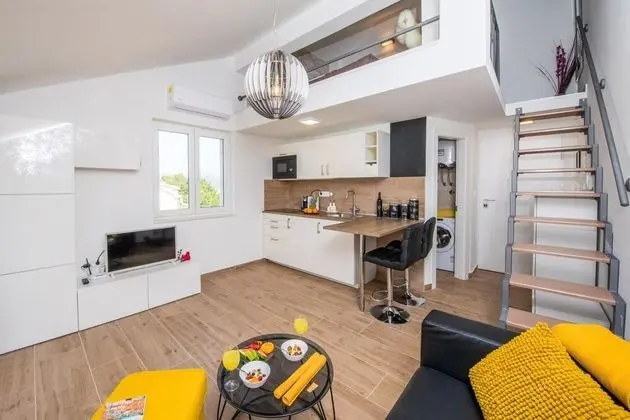 Stüdyo (Studio Apartment with Hot Tub)