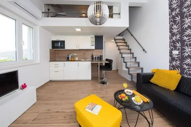 Stüdyo (Studio Apartment with Hot Tub)