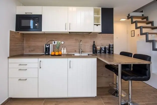 Stüdyo (Studio Apartment with Hot Tub)