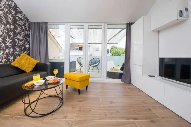 Stüdyo (Studio Apartment with Hot Tub)