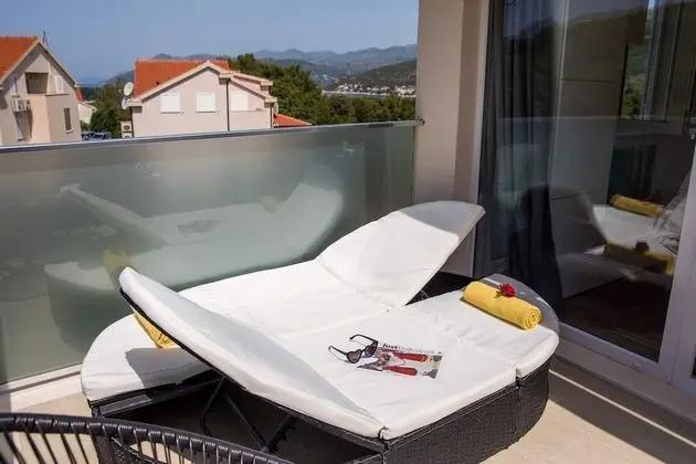 Stüdyo (Studio Apartment with Hot Tub)