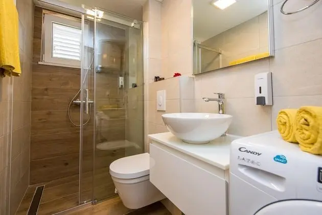 Stüdyo (Studio Apartment with Hot Tub)