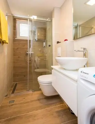 Stüdyo (Studio Apartment with Hot Tub)