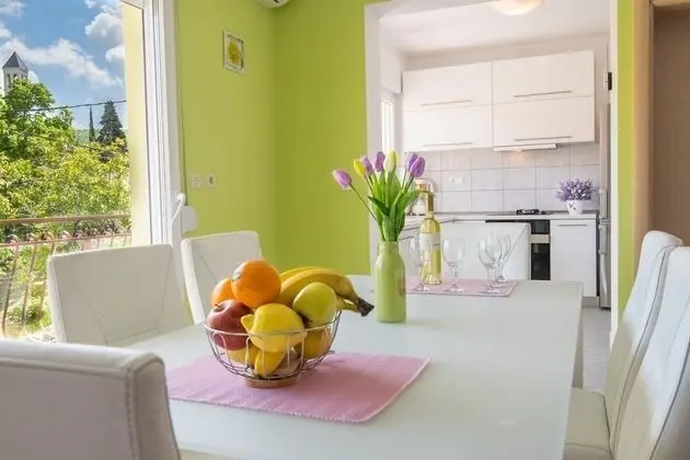 Apart Daire, 5 Yatak Odası