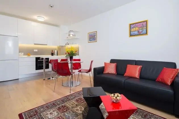Apart Daire, 1 Yatak Odası (City center, Garage, Lift)