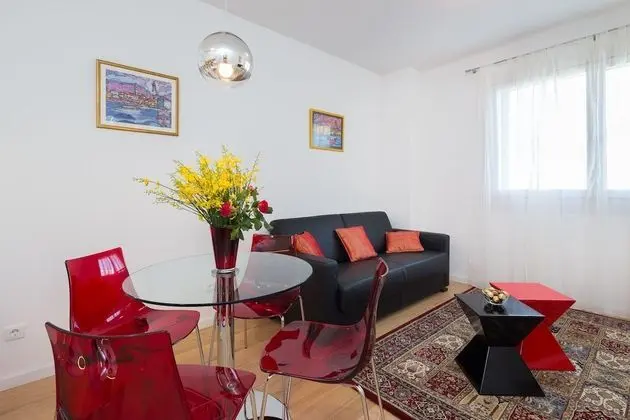 Apart Daire, 1 Yatak Odası (City center, Garage, Lift)