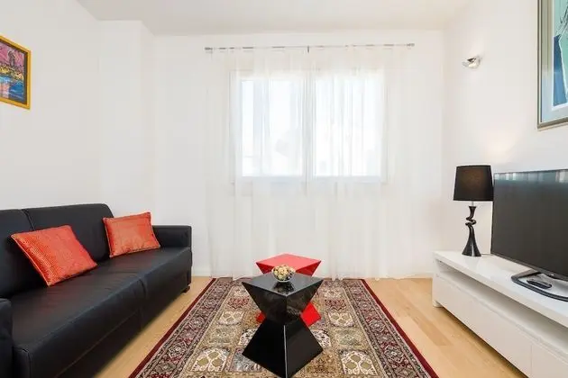 Apart Daire, 1 Yatak Odası (City center, Garage, Lift)