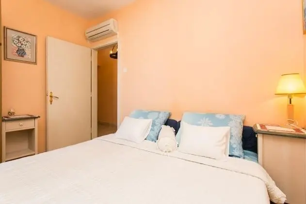 Apart Daire (One-Bedroom Apartment with Balcony)