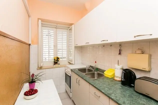 Apart Daire (One-Bedroom Apartment with Balcony)