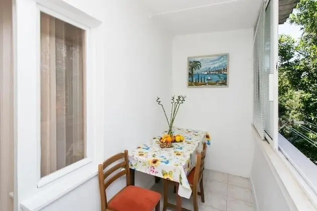 Apart Daire (One-Bedroom Apartment with Balcony)