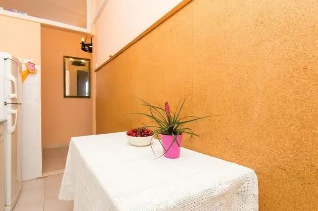 Apart Daire (One-Bedroom Apartment with Balcony)