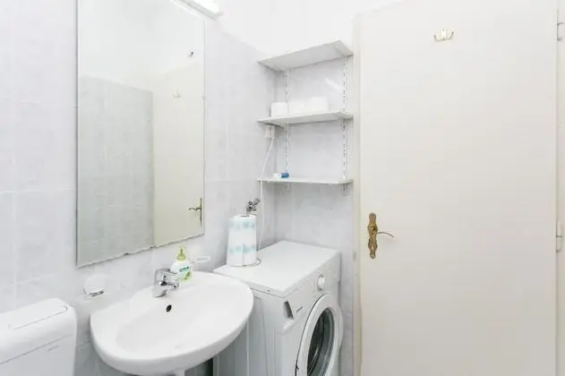 Apart Daire (One-Bedroom Apartment with Balcony)