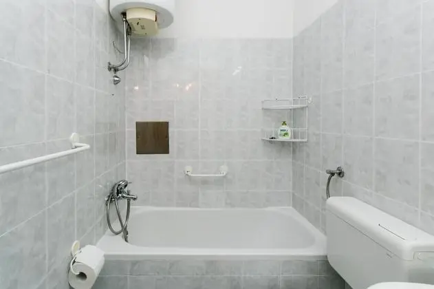 Apart Daire (One-Bedroom Apartment with Balcony)