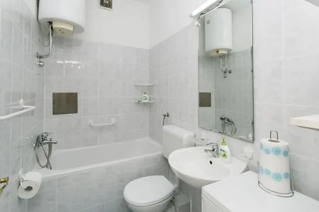 Apart Daire (One-Bedroom Apartment with Balcony)