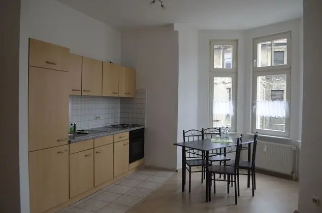 Basic Tek Büyük Yataklı Oda