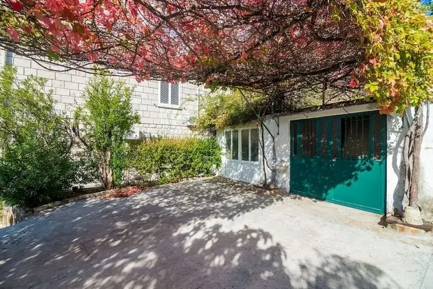 Stüdyo (Studio Apartment with Balcony)