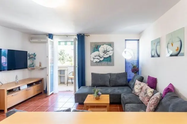 Apart Daire (Two Bedroom Apartment with Balcony)
