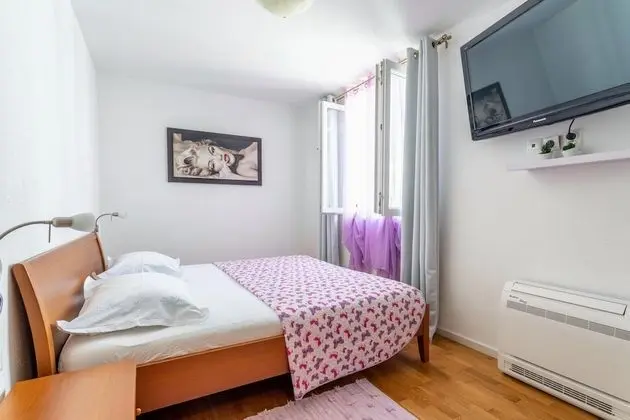 Apart Daire (Two Bedroom Apartment with Balcony)