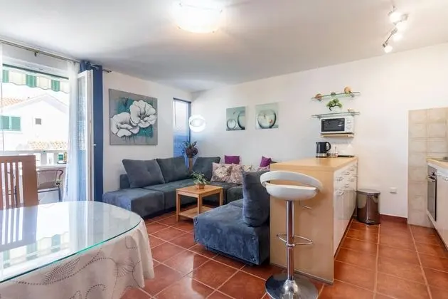 Apart Daire (Two Bedroom Apartment with Balcony)