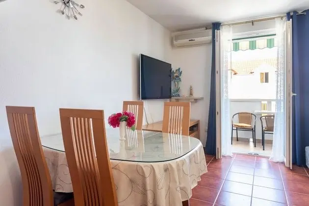 Apart Daire (Two Bedroom Apartment with Balcony)