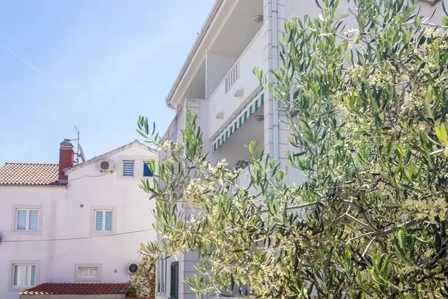 Apart Daire (Two Bedroom Apartment with Balcony)