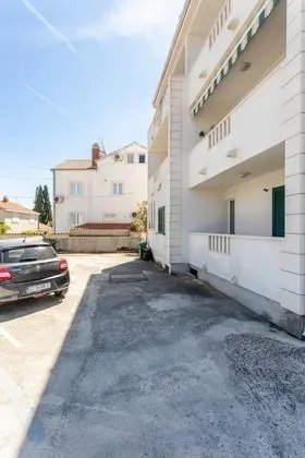 Apart Daire (Two Bedroom Apartment with Balcony)