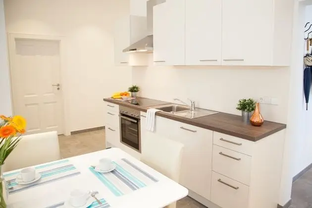 Apart Daire, 6 Yatak Odası, Sigara İçilmez, Teras (Apartment 3)