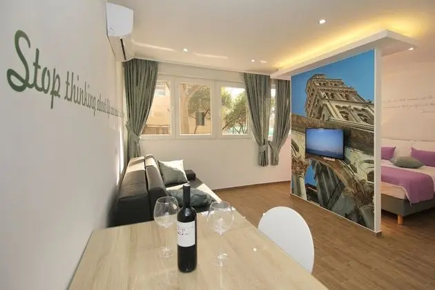 Studio (Pojisanska street 13)