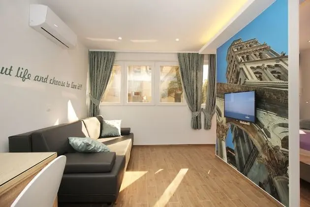 Studio (Pojisanska street 13)