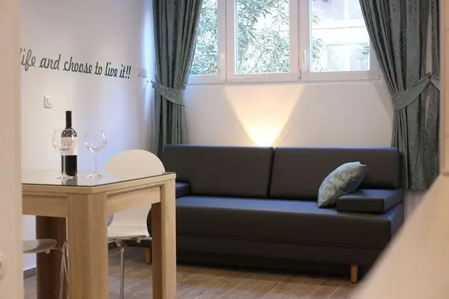 Studio (Pojisanska street 13)