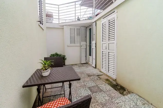 Stüdyo (Studio with Terrace)