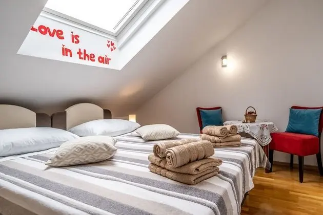 Apart Daire (Potkrovlje)