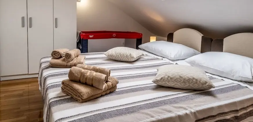 Apart Daire (Potkrovlje)