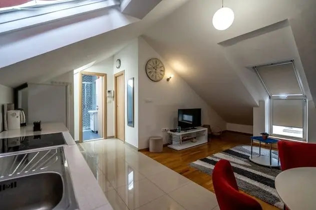 Apart Daire (Potkrovlje)