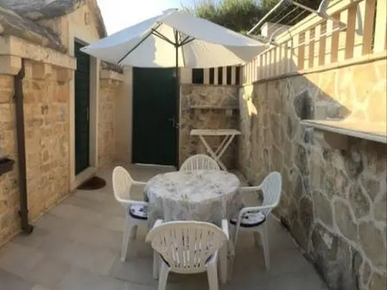 Stüdyo (Studio Apartment with Terrace)