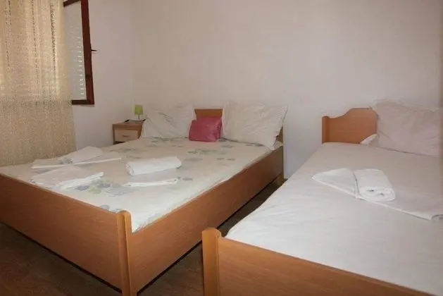 Üç Kişilik Oda, Ortak Banyo