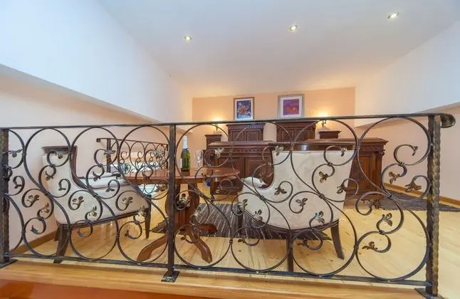 Royal Apart Daire, 1 Büyük (Queen) Boy Yatak ve Çekyat (Apartments Amoret - Royal One Bedroom)