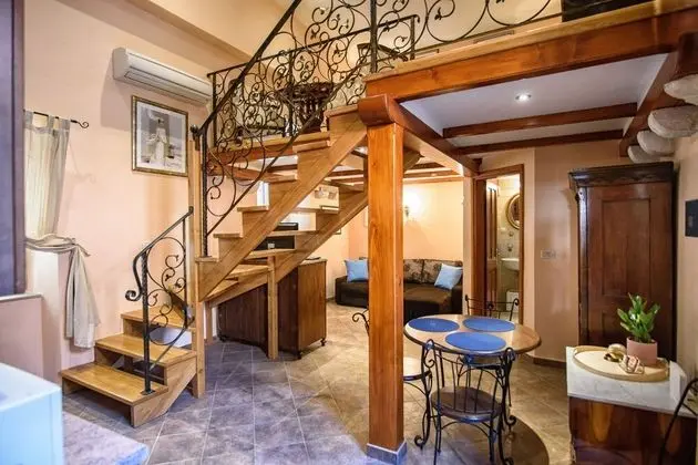 Royal Apart Daire, 1 Büyük (Queen) Boy Yatak ve Çekyat (Apartments Amoret - Royal One Bedroom)