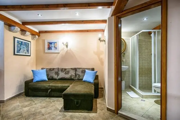 Royal Apart Daire, 1 Büyük (Queen) Boy Yatak ve Çekyat (Apartments Amoret - Royal One Bedroom)