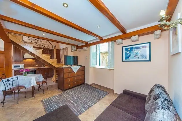 Royal Apart Daire, 1 Büyük (Queen) Boy Yatak ve Çekyat (Apartments Amoret - Royal One Bedroom)