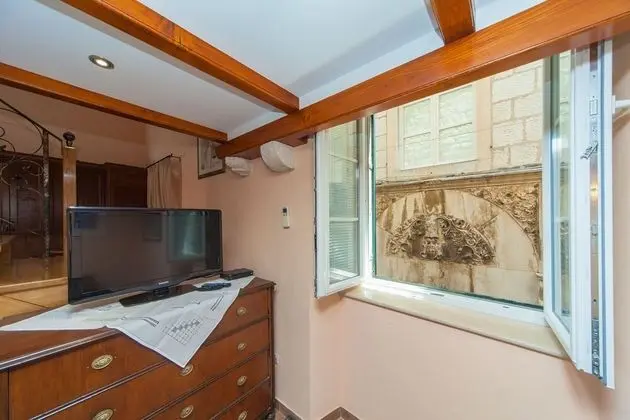 Royal Apart Daire, 1 Büyük (Queen) Boy Yatak ve Çekyat (Apartments Amoret - Royal One Bedroom)