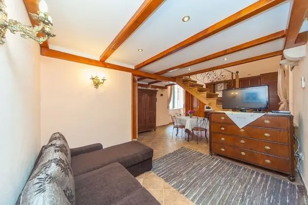 Royal Apart Daire, 1 Büyük (Queen) Boy Yatak ve Çekyat (Apartments Amoret - Royal One Bedroom)