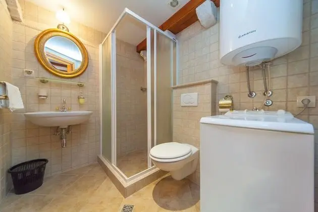 Royal Apart Daire, 1 Büyük (Queen) Boy Yatak ve Çekyat (Apartments Amoret - Royal One Bedroom)