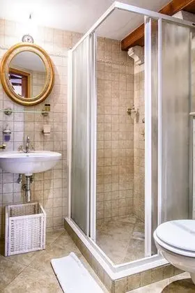 Royal Apart Daire, 1 Büyük (Queen) Boy Yatak ve Çekyat (Apartments Amoret - Royal One Bedroom)