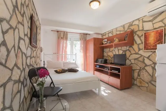 Economy Stüdyo, Avlu Manzaralı