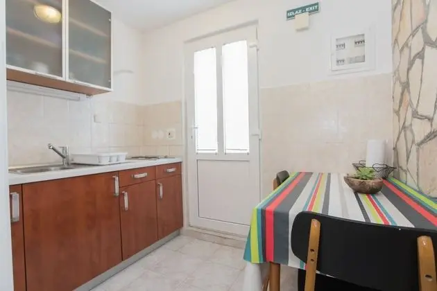 Economy Stüdyo, Avlu Manzaralı