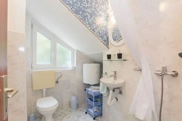 Economy Stüdyo, Avlu Manzaralı